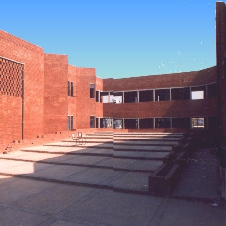 Institutes & Auditoria